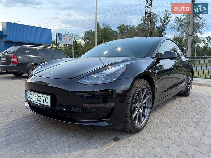 Седан Tesla Model 3 2022 в Полтаве