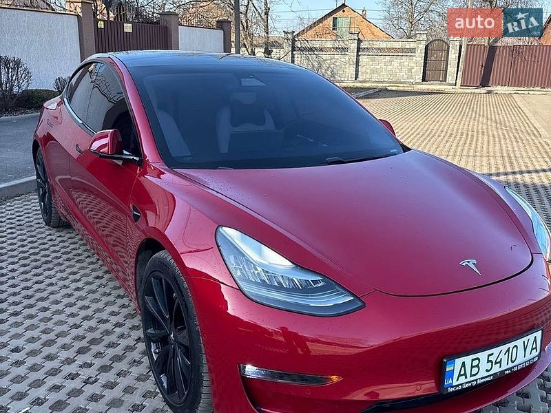 Седан Tesla Model 3 2020 в Виннице