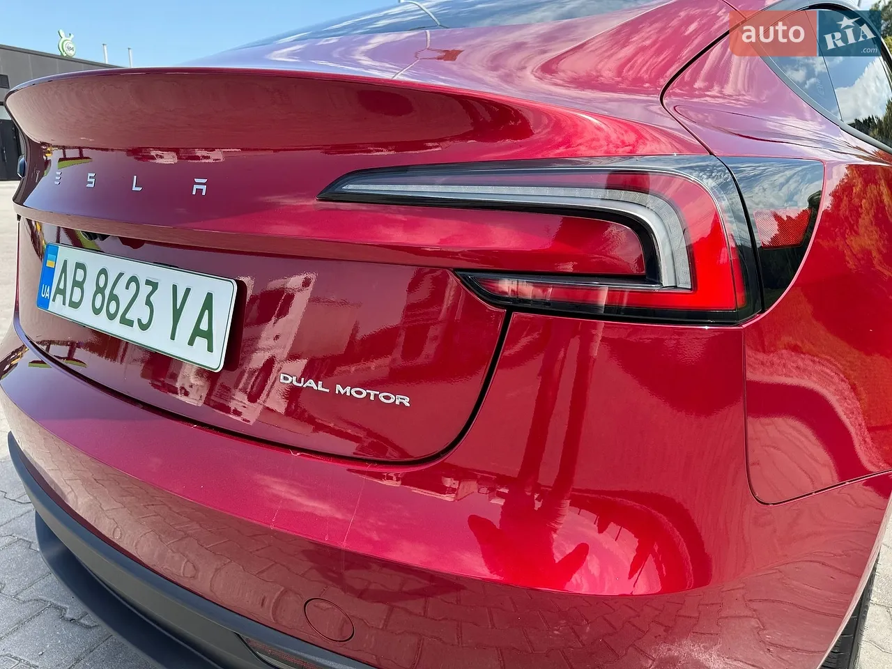 Tesla Model 3 2024 photo 2
