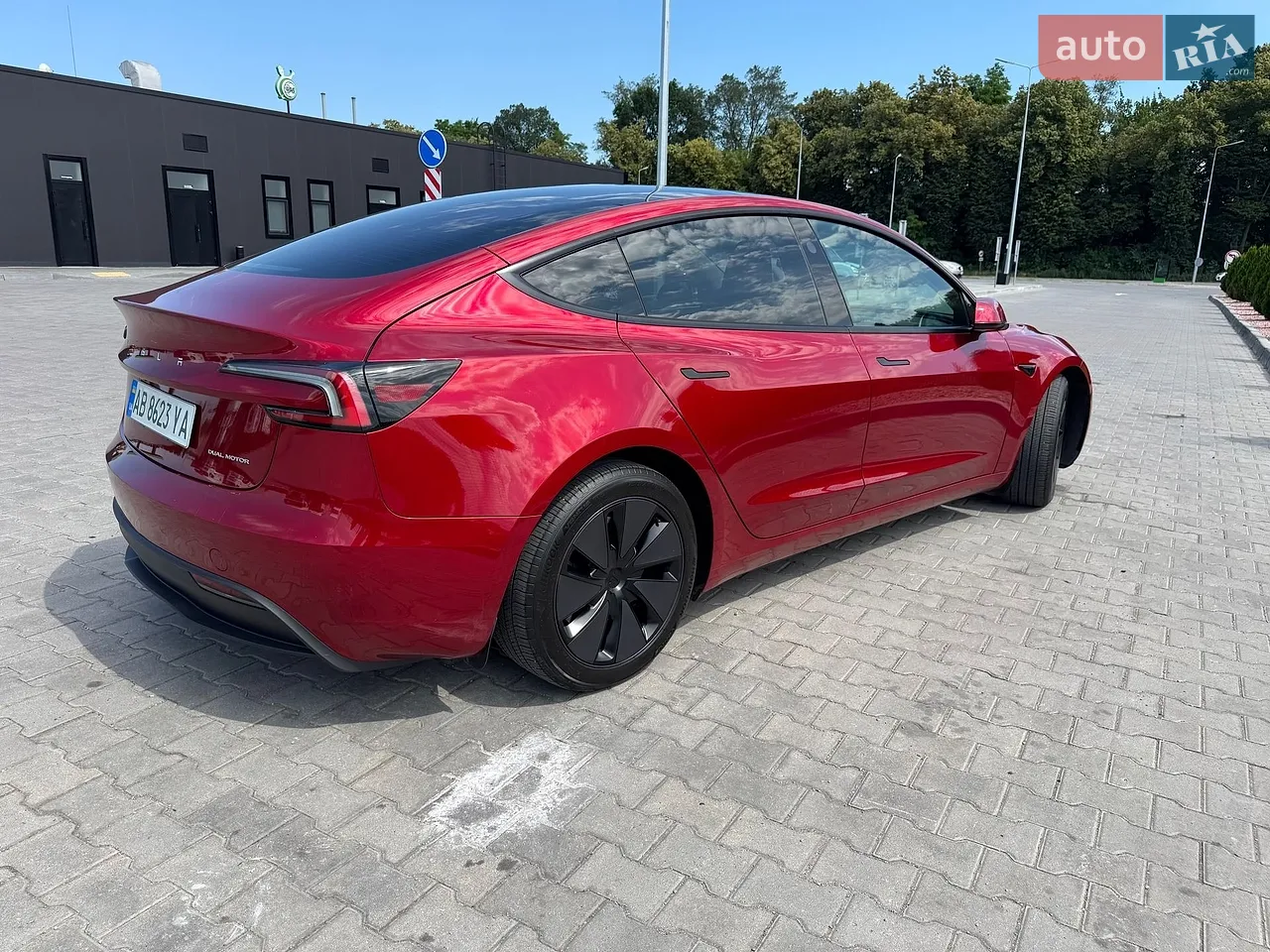 Tesla Model 3 2024 photo 4