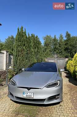 Лифтбек Tesla Model S 2018 в Житомире Лифтбек Tesla Model S 2018 в Житомире