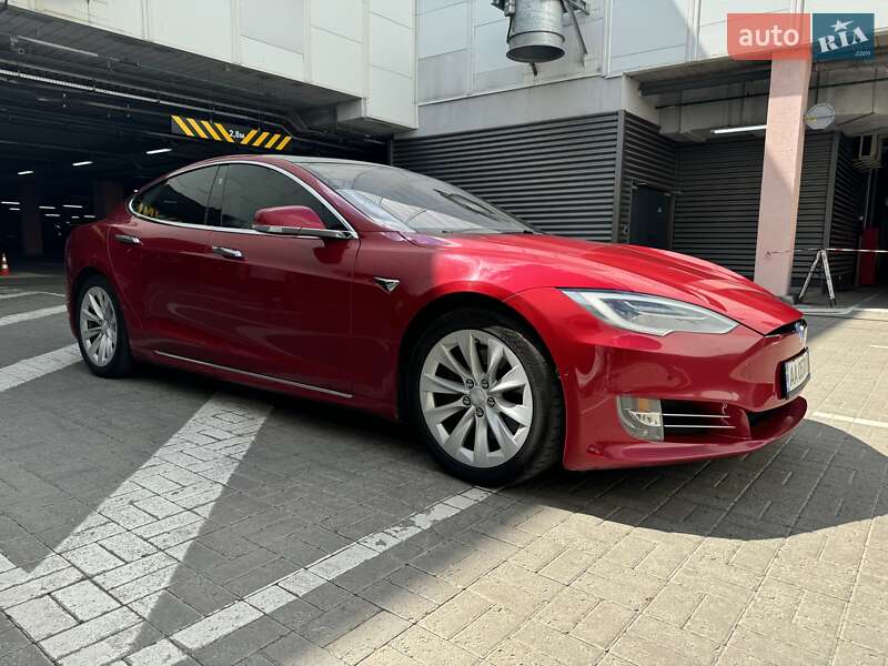 Ліфтбек Tesla Model S 2018 в Києві
