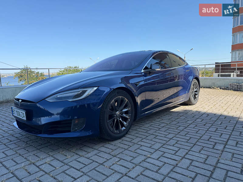 Ліфтбек Tesla Model S 2017 в Миколаєві