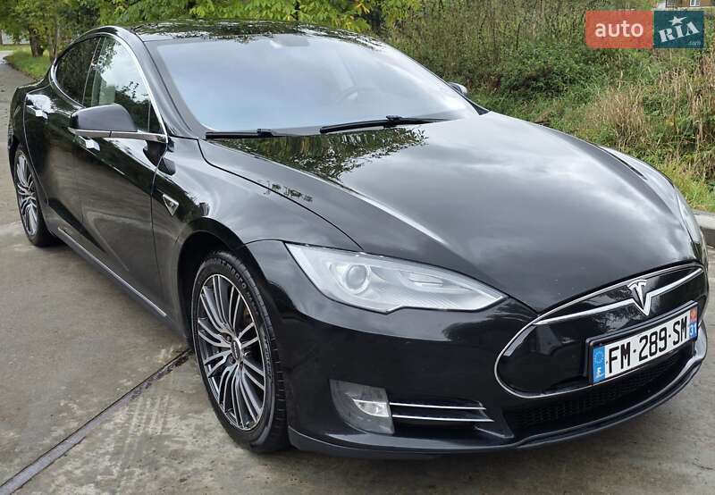 Лифтбек Tesla Model S 2013 в Калуше