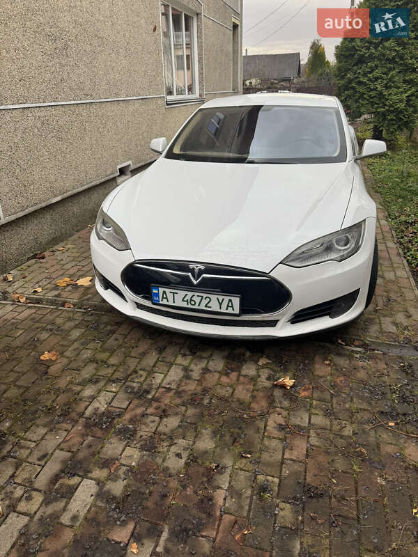 Ліфтбек Tesla Model S 2013 в Калуші Ліфтбек Tesla Model S 2013 в Калуші
