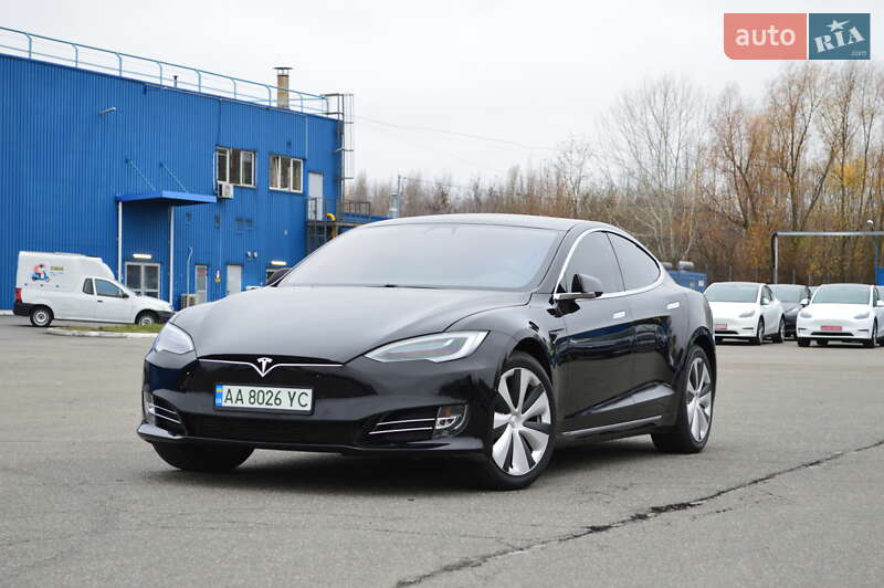 Лифтбек Tesla Model S 2020 в Киеве