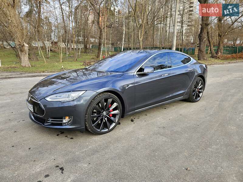 Лифтбек Tesla Model S 2014 в Киеве