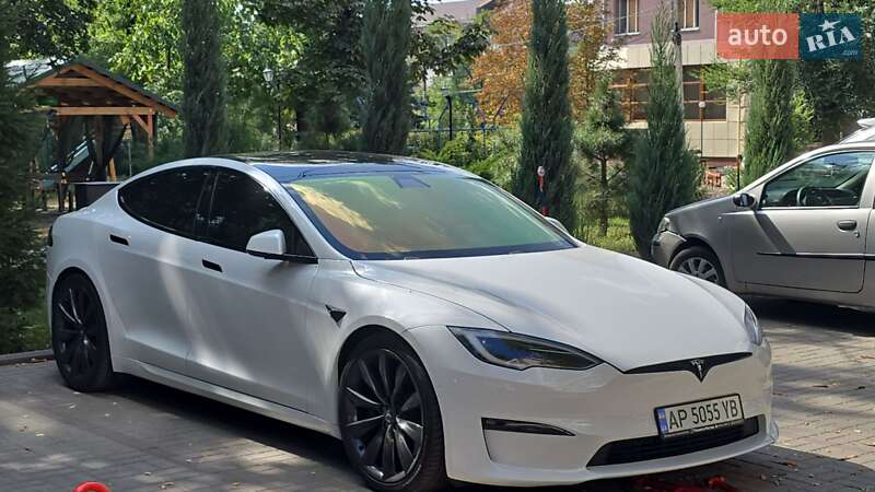 Лифтбек Tesla Model S 2021 в Запорожье