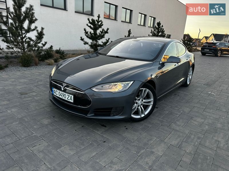 Лифтбек Tesla Model S 2013 в Луцке Лифтбек Tesla Model S 2013 в Луцке