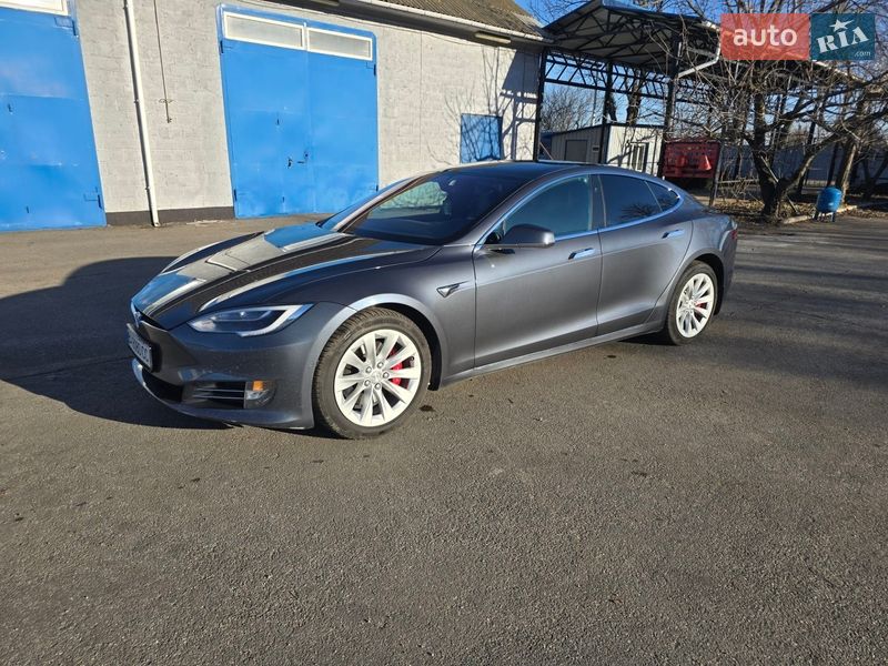 Ліфтбек Tesla Model S 2018 в Кропивницькому Ліфтбек Tesla Model S 2018 в Кропивницькому