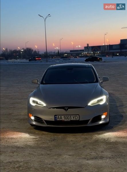 Лифтбек Tesla Model S 2014 в Киеве