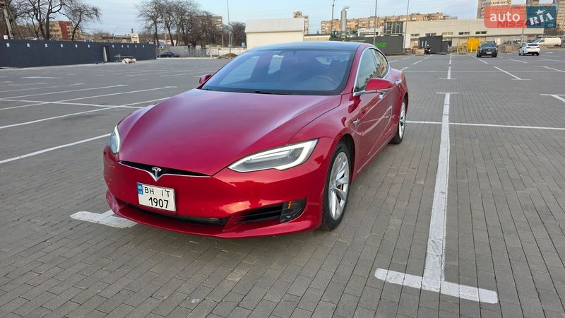 Лифтбек Tesla Model S 2017 в Одессе