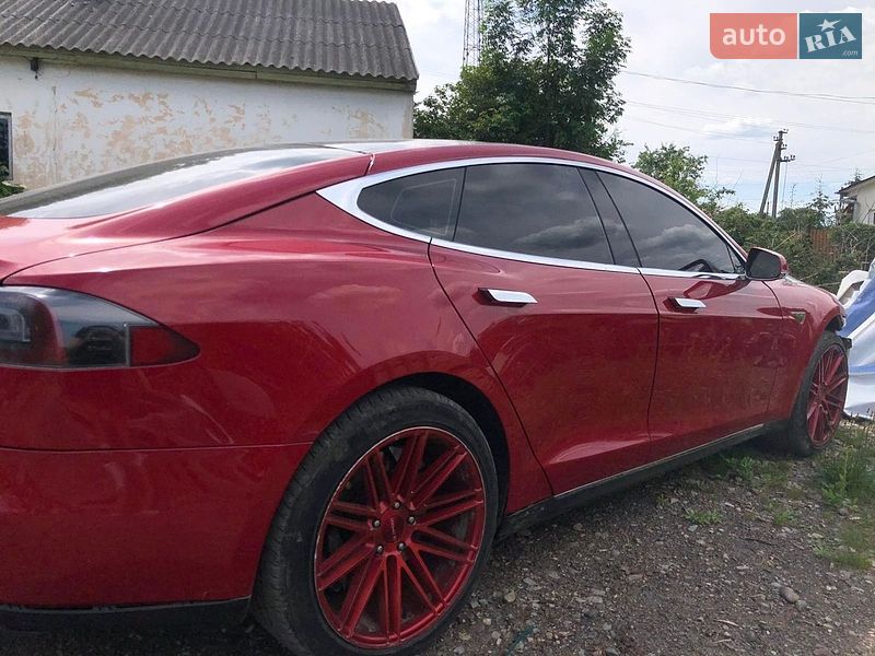 Лифтбек Tesla Model S 2013 в Перемышлянах