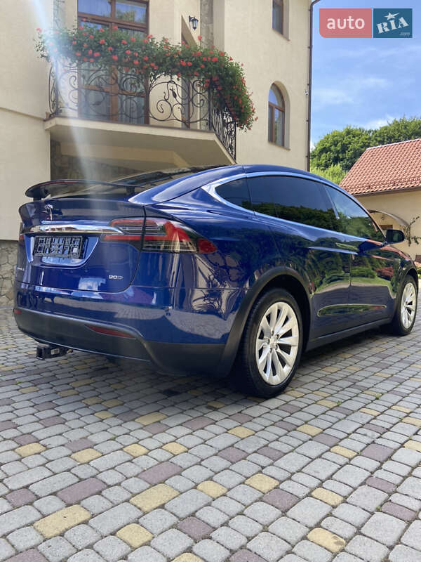 Позашляховик / Кросовер Tesla Model X 2016 в Львові