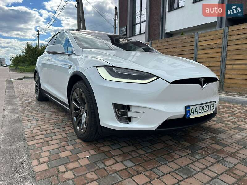 Позашляховик / Кросовер Tesla Model X 2018 в Києві