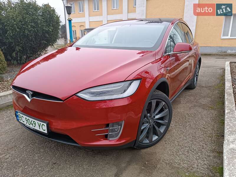 Позашляховик / Кросовер Tesla Model X 2017 в Стрию