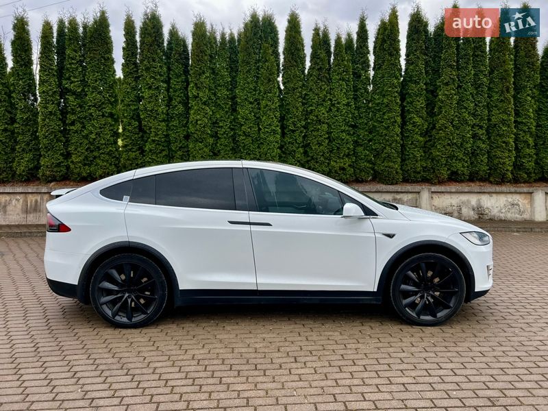 Внедорожник / Кроссовер Tesla Model X 2016 в Ровно