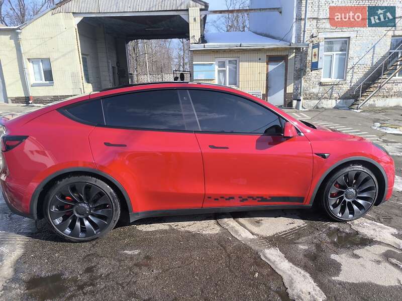 Внедорожник / Кроссовер Tesla Model Y 2022 в Киеве