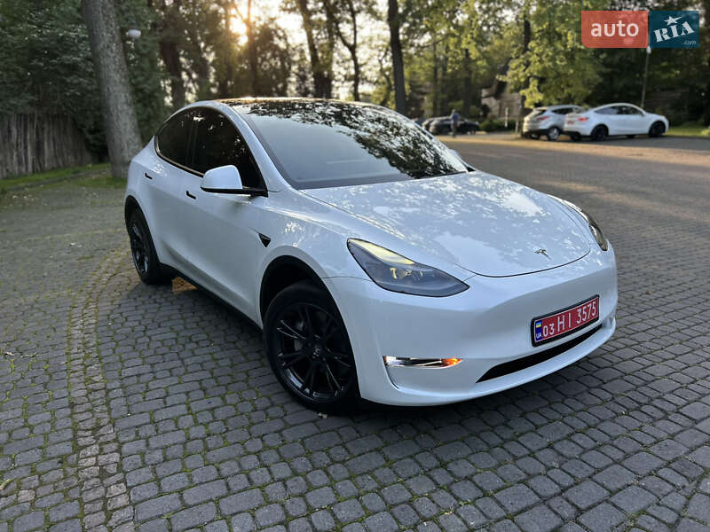 Позашляховик / Кросовер Tesla Model Y 2022 в Львові