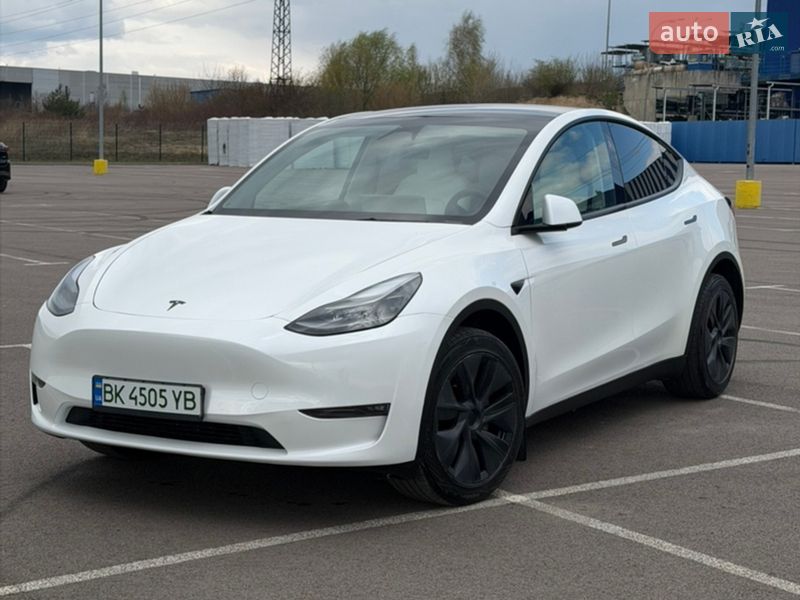 Позашляховик / Кросовер Tesla Model Y 2024 в Рівному
