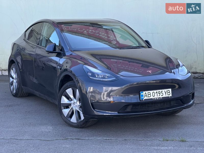 Позашляховик / Кросовер Tesla Model Y 2025 в Києві