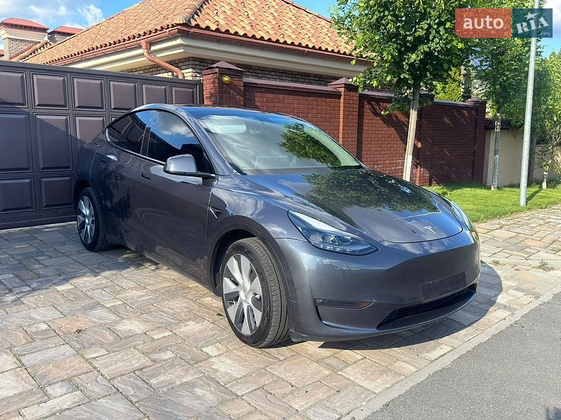 Внедорожник / Кроссовер Tesla Model Y 2023 в Киеве