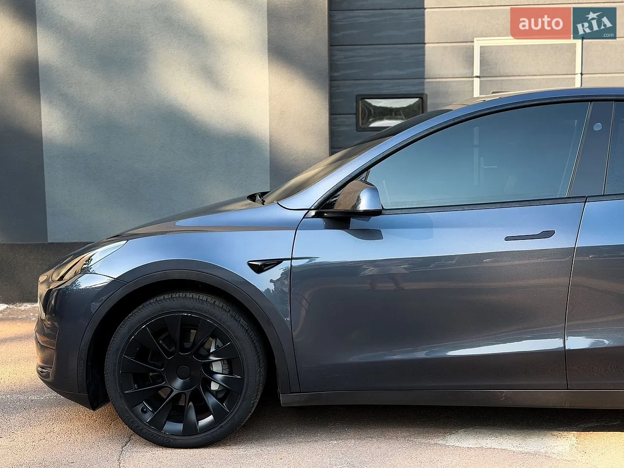 Tesla Model Y 2023 photo 5