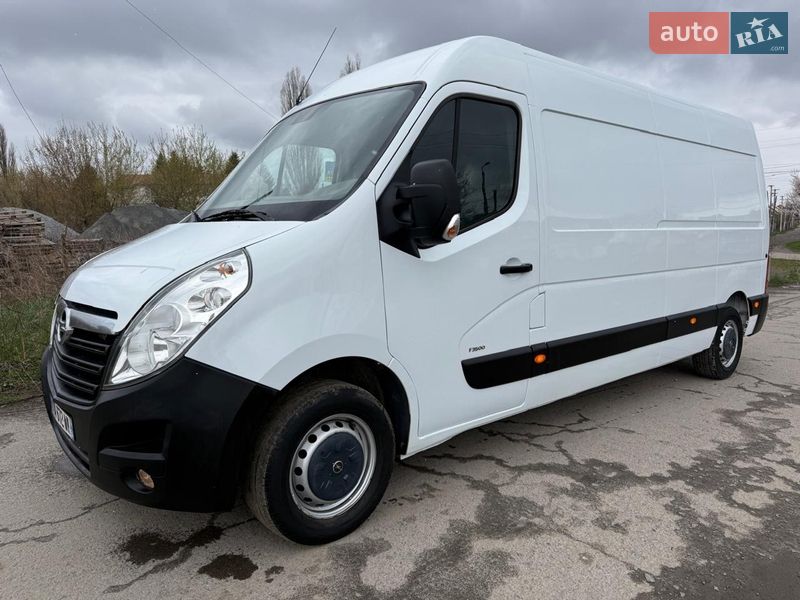 Вантажний фургон Opel Movano 2015 в Дубні