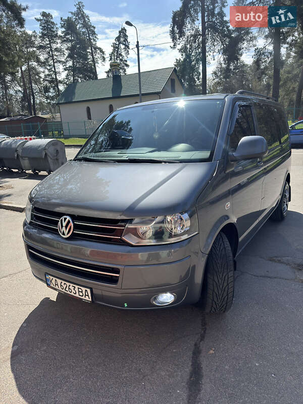 Минивэн Volkswagen Multivan 2013 в Киеве