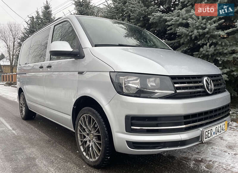 Минивэн Volkswagen Multivan 2016 в Киеве