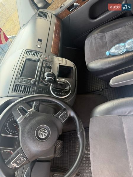 Мінівен Volkswagen Multivan 2011 в Кропивницькому