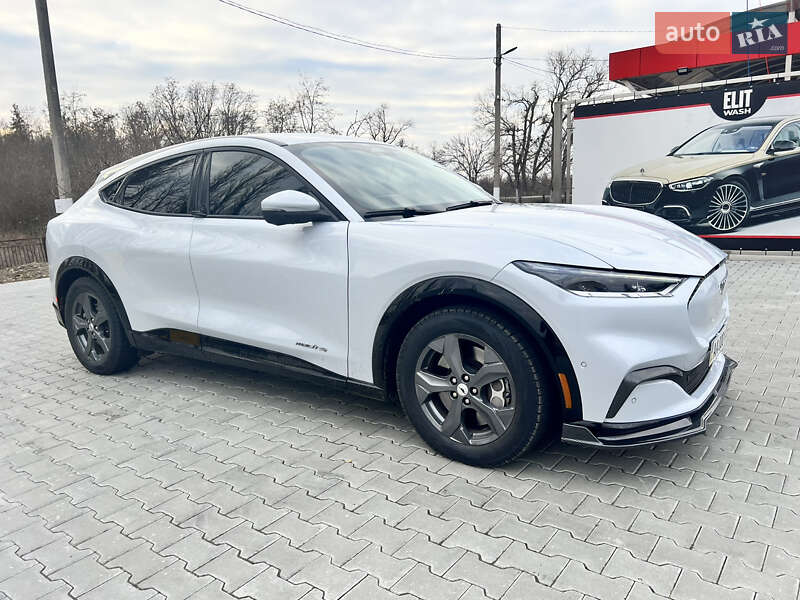 Позашляховик / Кросовер Ford Mustang Mach-E 2021 в Новоселиці Позашляховик / Кросовер Ford Mustang Mach-E 2021 в Новоселиці