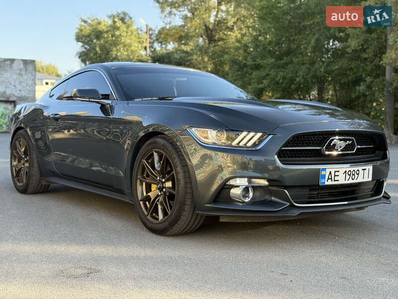 Купе Ford Mustang 2015 в Днепре