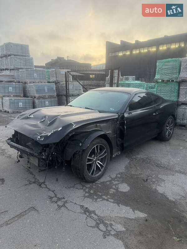 Купе Ford Mustang 2016 в Львове Купе Ford Mustang 2016 в Львове