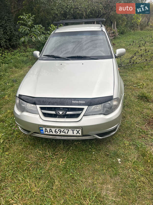 Седан Daewoo Nexia 2008 в Киеве