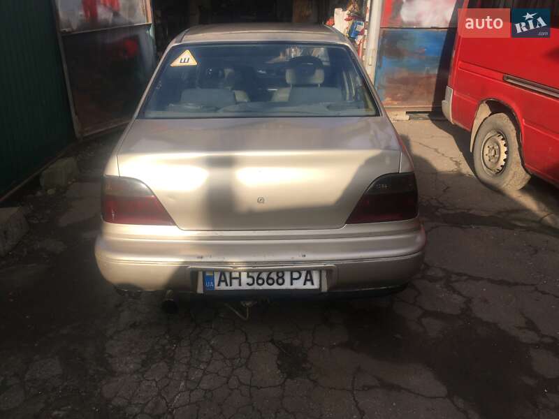 Седан Daewoo Nexia 1995 в Краматорске