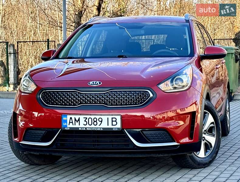 Внедорожник / Кроссовер Kia Niro 2017 в Житомире