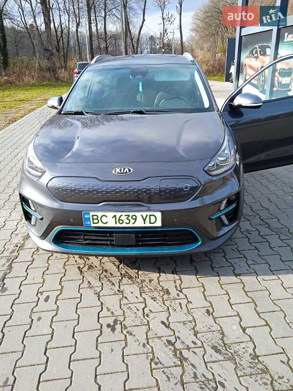 Позашляховик / Кросовер Kia Niro 2019 в Стебнику