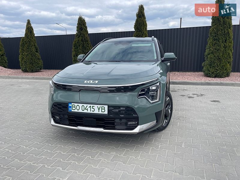 Позашляховик / Кросовер Kia Niro 2024 в Тернополі