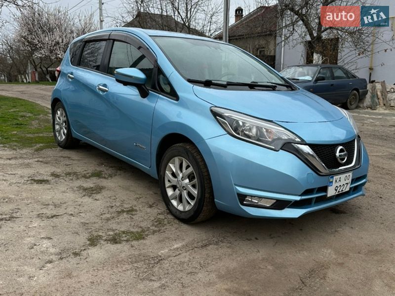 Хетчбек Nissan Note 2016 в Чернігові