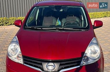 Хэтчбек Nissan Note 2012 в Баре Хэтчбек Nissan Note 2012 в Баре