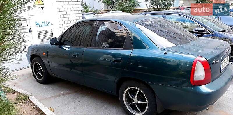 Седан Daewoo Nubira 1998 в Березовке