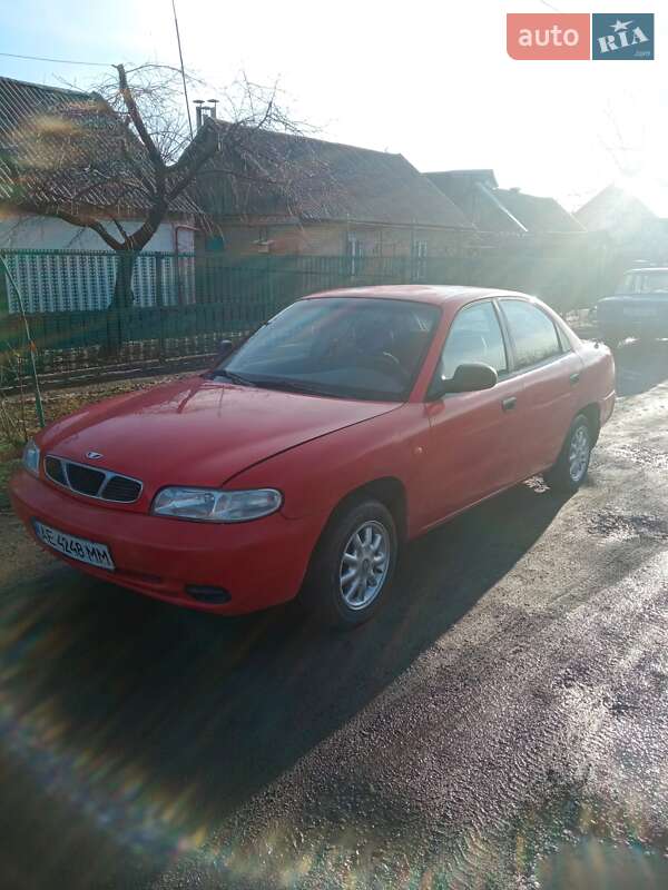 Седан Daewoo Nubira 1998 в Запоріжжі