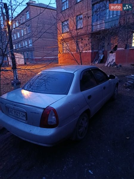 Седан Daewoo Nubira 1998 в Краматорске
