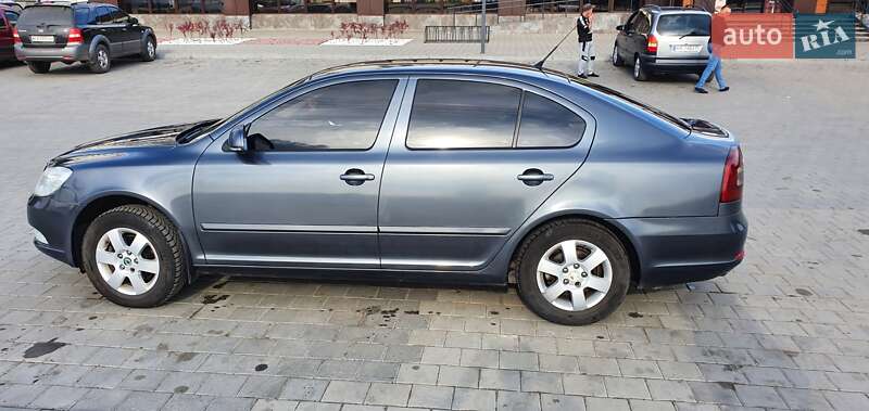 Лифтбек Skoda Octavia 2009 в Смеле