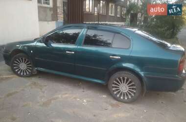 Лифтбек Skoda Octavia 2000 в Петрове