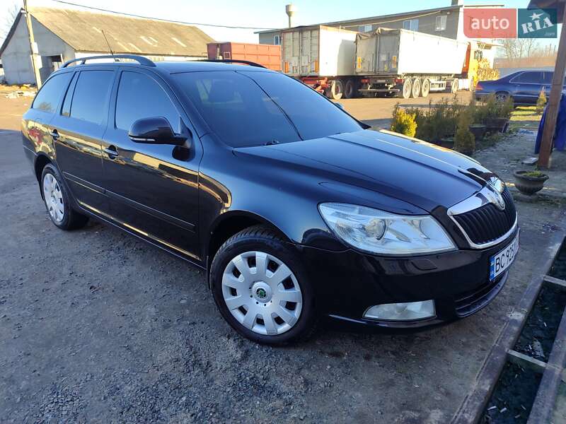 Универсал Skoda Octavia 2012 в Золочеве