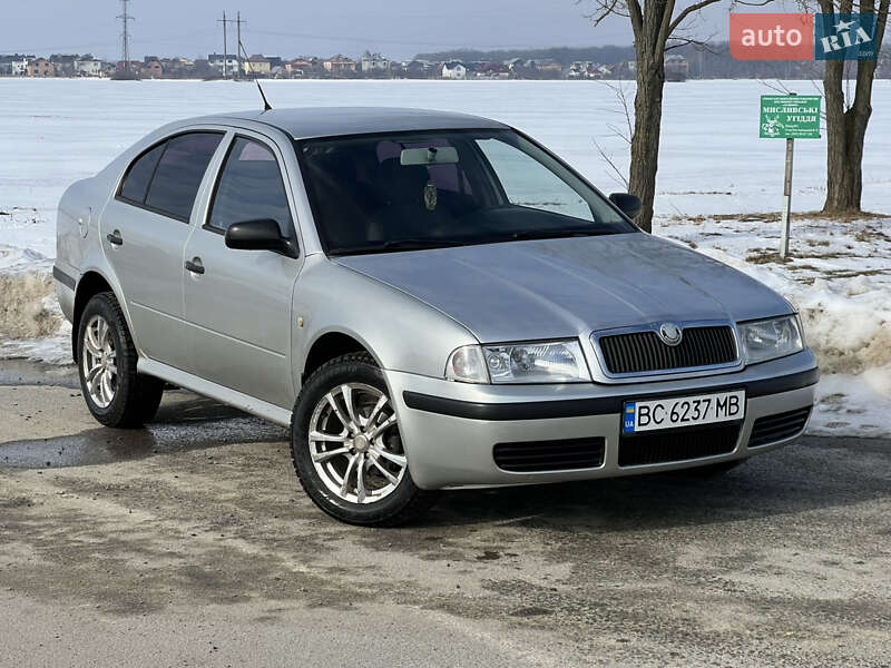 Лифтбек Skoda Octavia 2002 в Стрые
