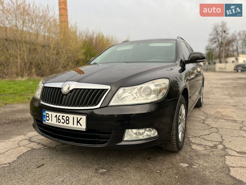 Универсал Skoda Octavia 2011 в Хороле