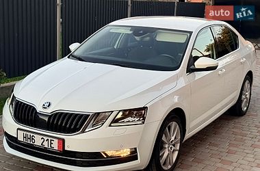 Лифтбек Skoda Octavia 2019 в Сваляве